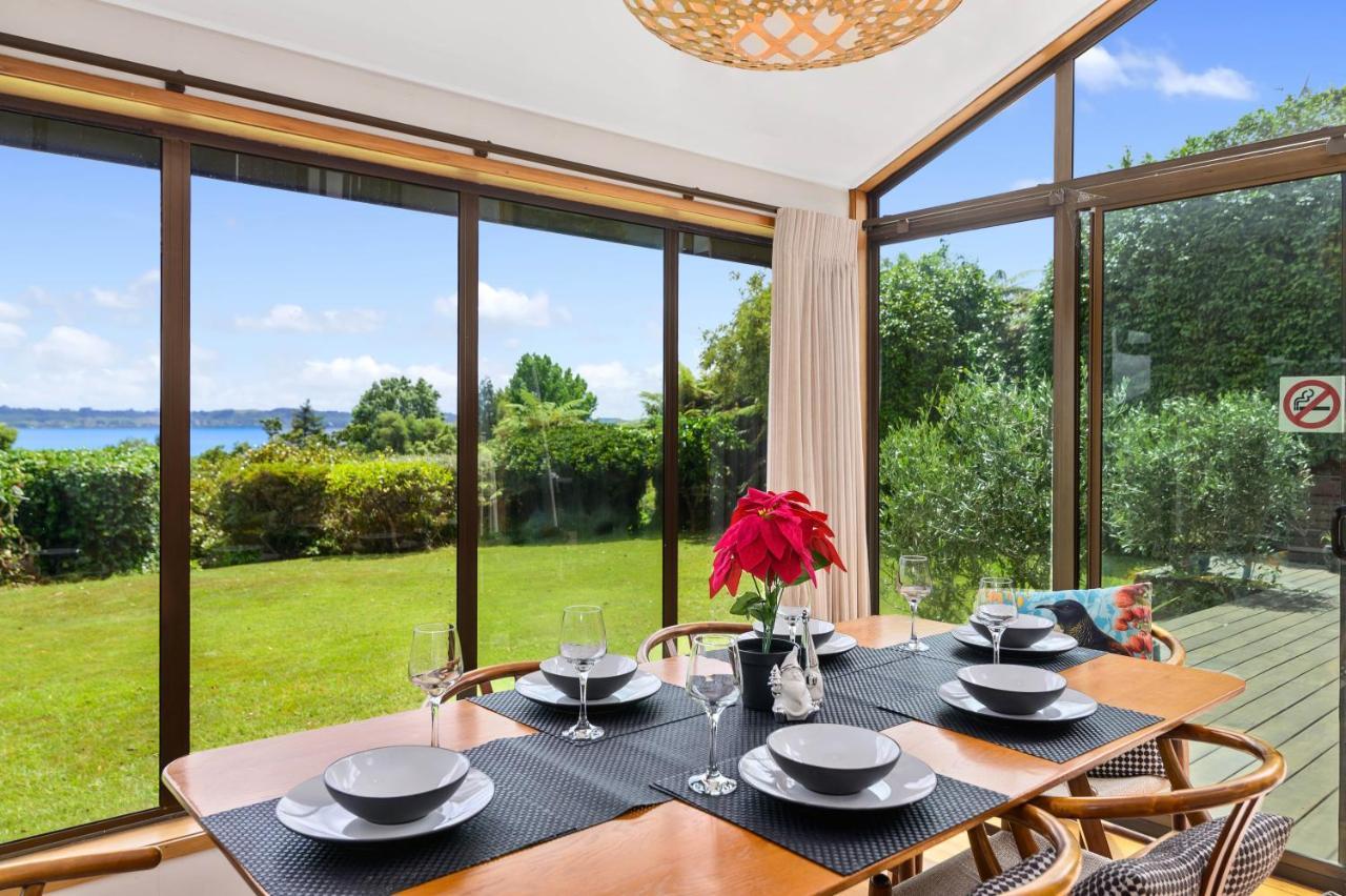 The Bird House: Stylish Rotorua Retreat with Lake Views Exterior photo